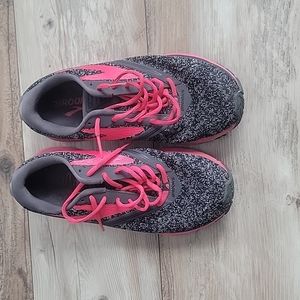 Brooks Launch 4 Running Shoes Black Pink Low Top Lace Up Women 9.5 1202341B018